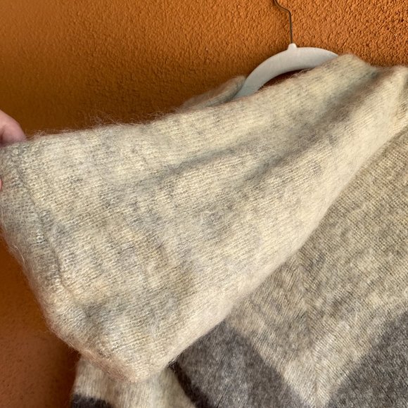 Vintage Icelandic Fashions Wool Hooded Poncho One Size - Picture 5 of 6